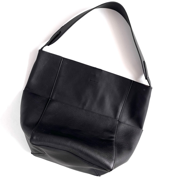 ✨ SOLD || NWOT New Anthropologie Tia Slouchy Bucket Bag in Black Vegan Leather - Picture 2 of 14